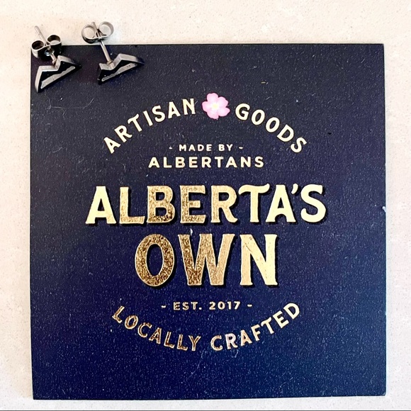 Mountain Stud Earrings from Alberta - Picture 4 of 6